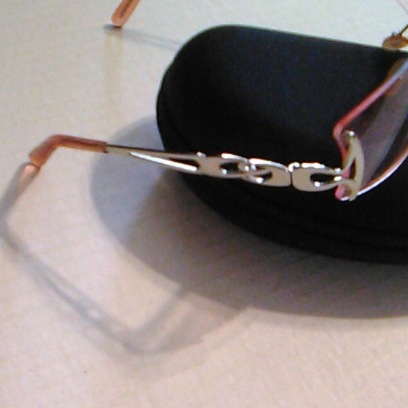 Nwt Cool Pink sunglasses and nylon case - Picture 2 of 7